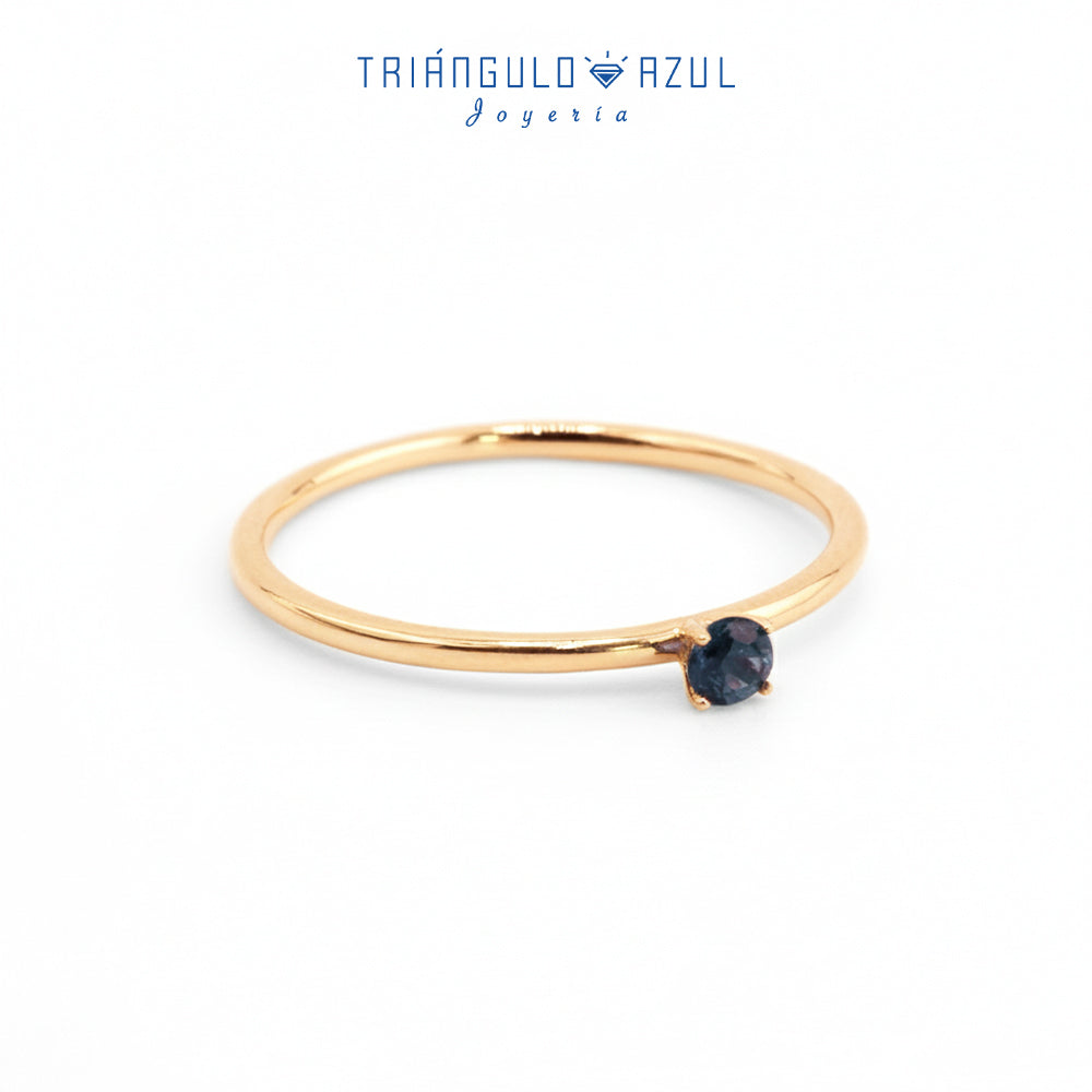 Anillo Solitario de Zafiro con 0.12 CTS Total en Oro Amarillo de 14K