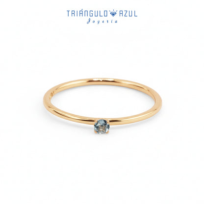 Anillo Solitario de Aquamarina con 0.10 CTS Total en Oro Amarillo de 14K