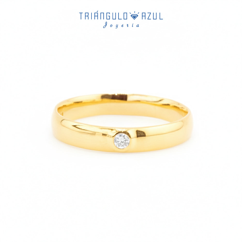 Argolla Dama Media Caña de Diamante con 0.03 CTS Total en Oro Amarillo de 14K