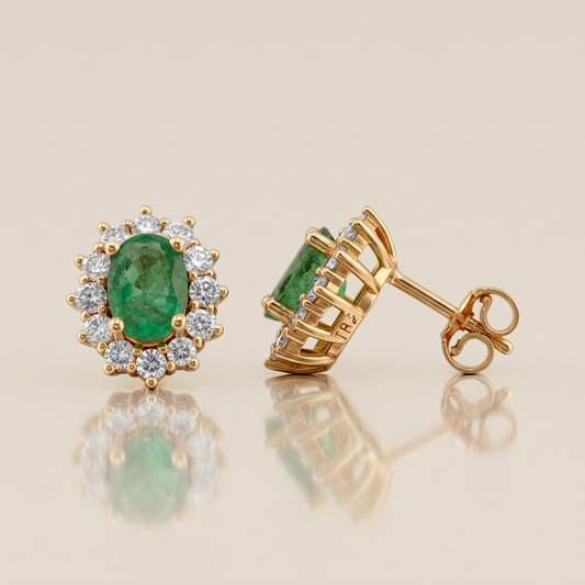 Aretes Lady D con Esmeraldas y Diamantes en Oro Amarillo de 14K