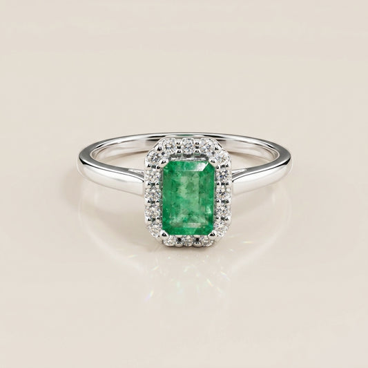 Anillo Andy con Esmeralda y Diamantes en Oro Blanco de 14K