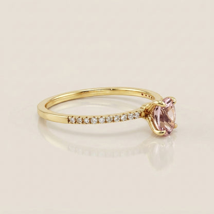 Anillo Cóctel con Zafiro Rosa y Diamantes en Oro Amarillo de 14K