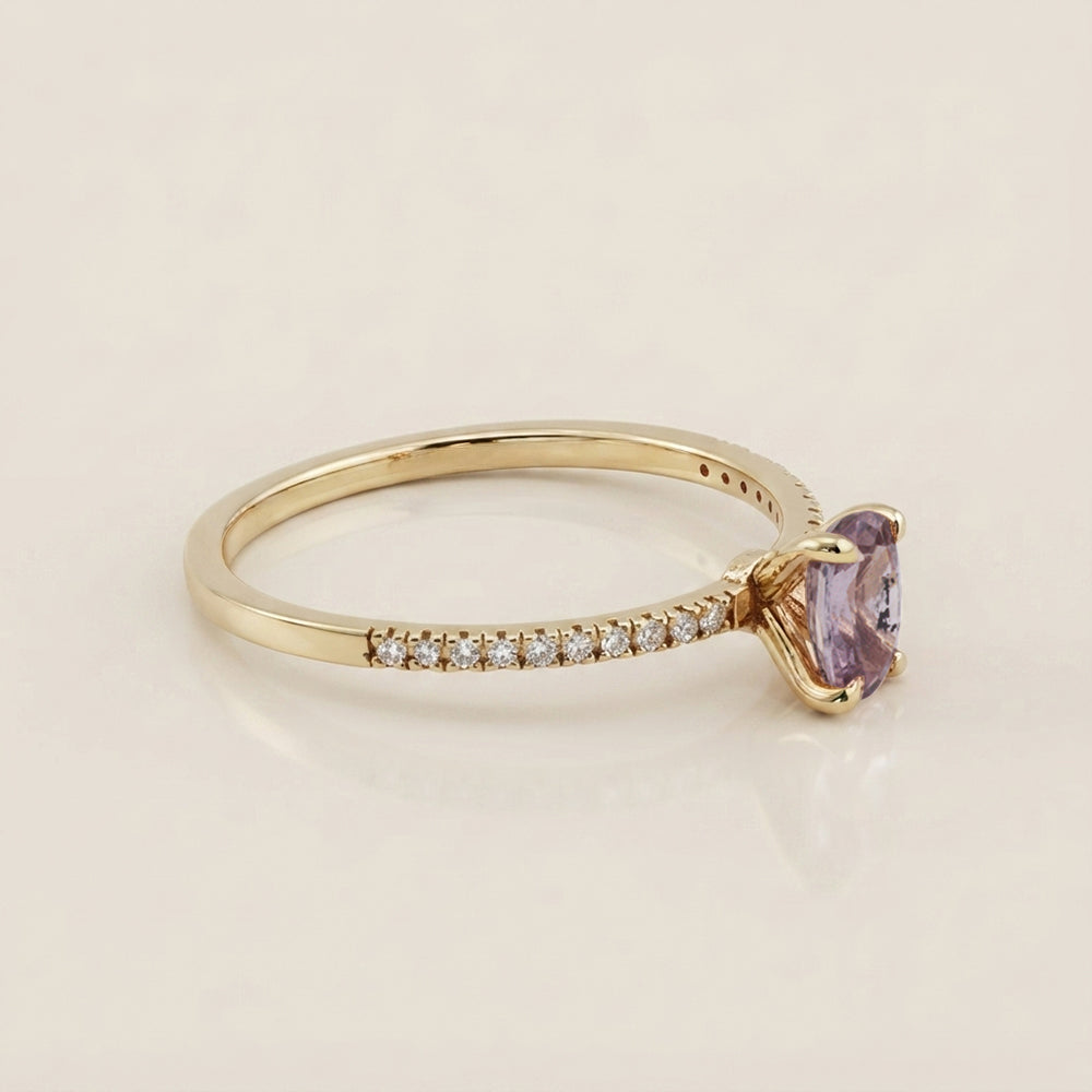 Anillo Cóctel con Zafiro Rosa y Diamantes en Oro Amarillo de 14K