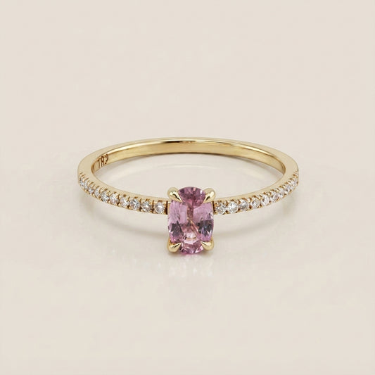 Anillo Cóctel con Zafiro Rosa y Diamantes en Oro Amarillo de 14K