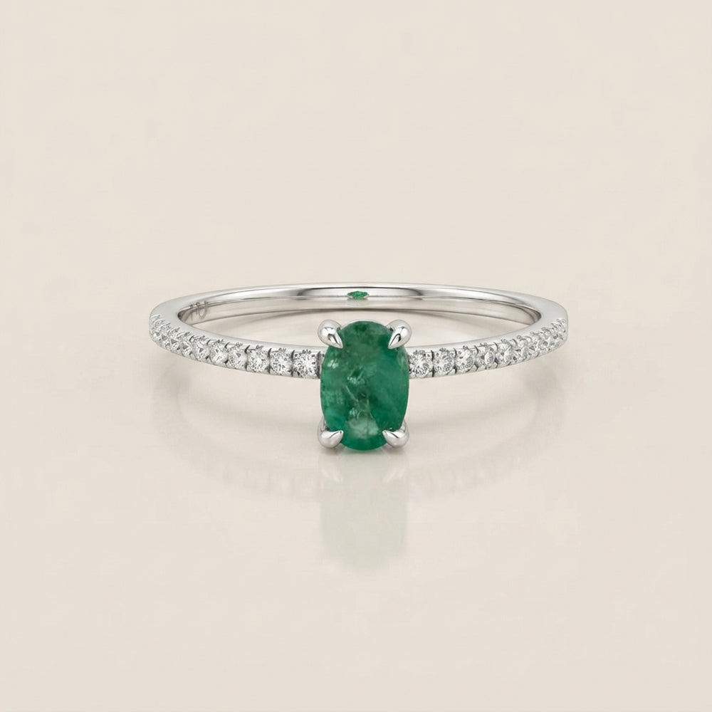 Anillo Cóctel con Esmeralda y Diamantes en Oro Blanco de 14K
