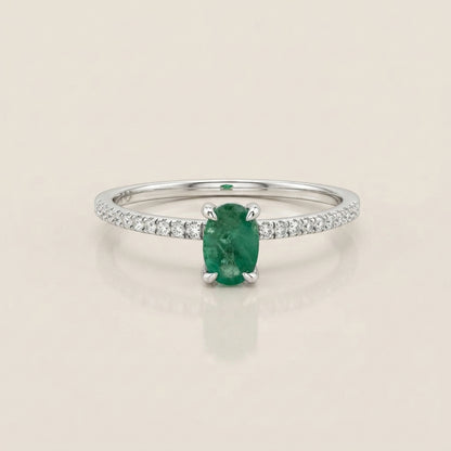 Anillo Cóctel con Esmeralda y Diamantes en Oro Blanco de 14K