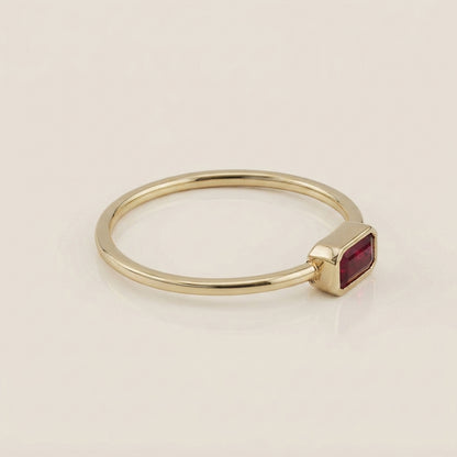 Anillo Cóctel con Rubí en Oro Amarillo de 14K