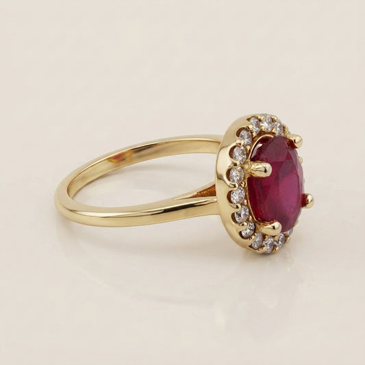 Anillo Tipo Andy con Rubí y Diamantes en Oro Amarillo de 14K