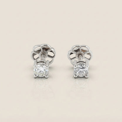 Broqueles con Diamantes en Oro Blanco de 14K