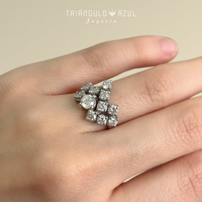Anillo Cluster de Diamantes con 1.71 CTS Total en Oro Blanco de 18K