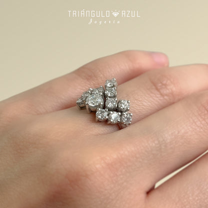 Anillo Cluster de Diamantes con 1.71 CTS Total en Oro Blanco de 18K