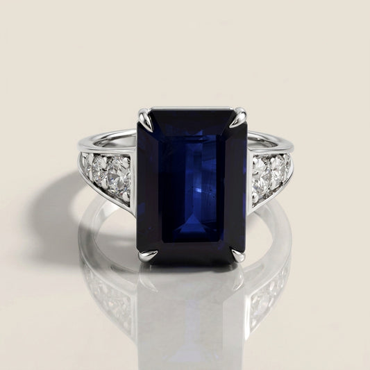 Anillo Zafira Longa de Zafiro y Diamantes en Oro Blanco de 18K