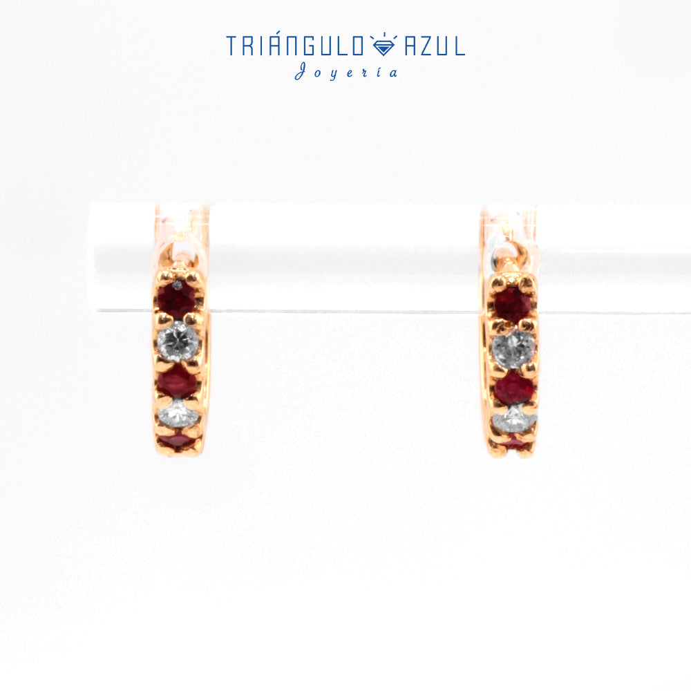 Arrcaditas Fer de Rubíes con 0.15 CTS Total y Diamantes con 0.10 CTS Total en Oro Amarillo de 14K