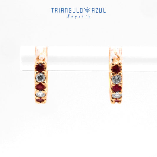 Arracaditas Fer de Rubíes con 0.16 CTS Total y Diamantes de 0.10 CTS Total en Oro Amarillo de 14K