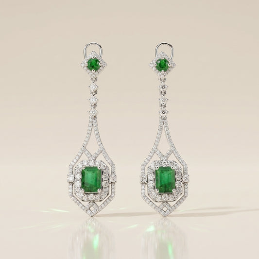 Aretes Largos de Esmeralda y Diamantes en Oro Blanco de 14K
