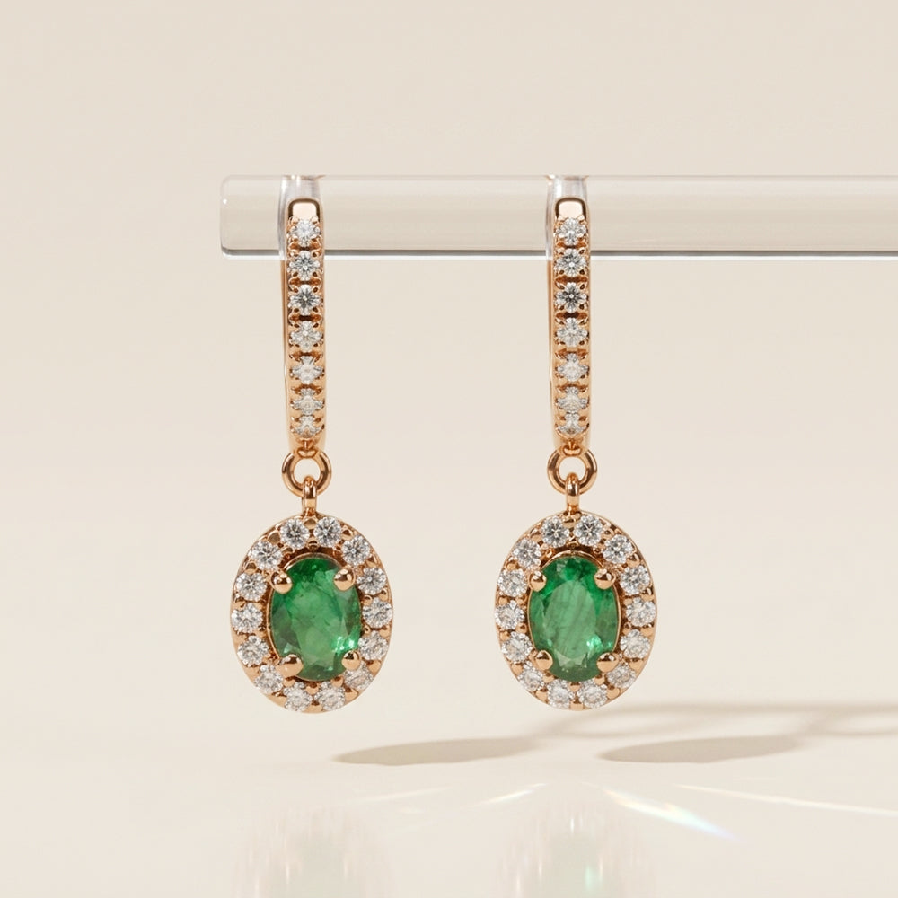 Arracadas con Colgantes de Esmeraldas y Diamantes en Oro Amarillo de 14K