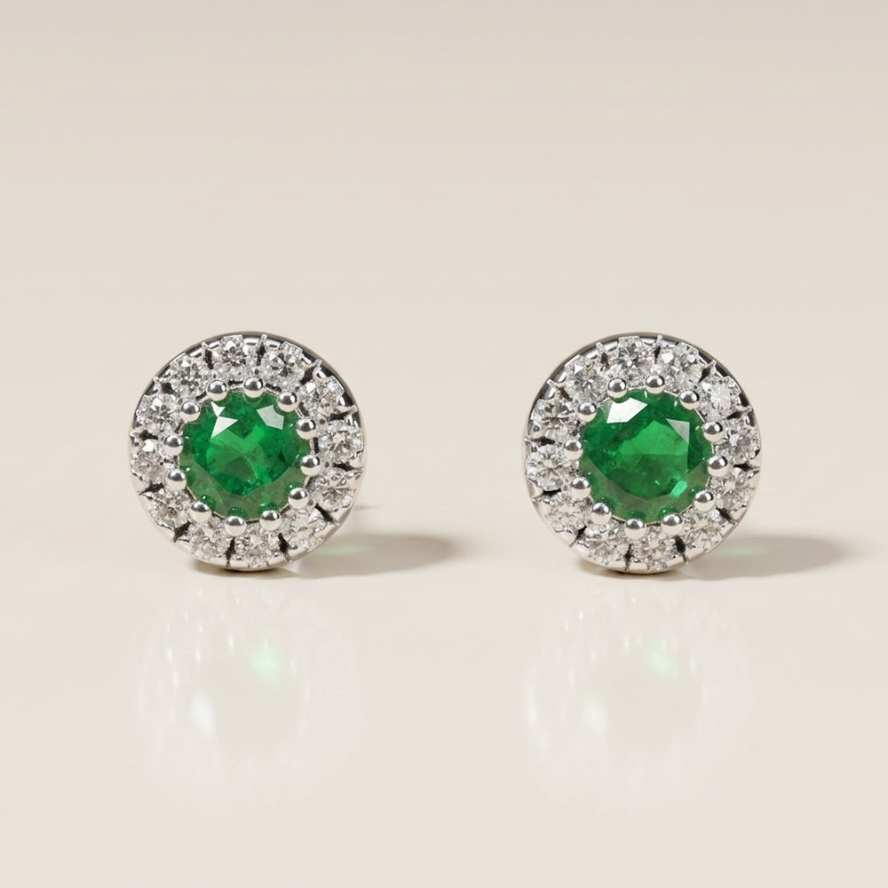 Broqueles de Esmeralda con 0.46 CTS Total y Diamantes con 0.25 CTS Total en Oro Blanco de 14K