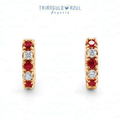 Arracaditas Fer de Rubíes con 0.13 CTS Total y Diamantes con 0.09 CTS Total en Oro Amarillo de 14K