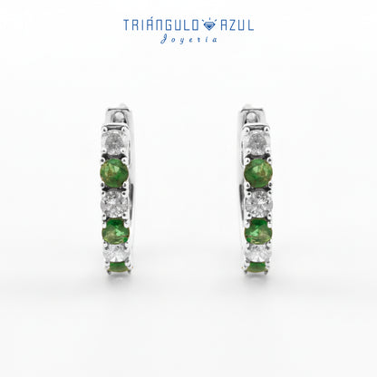 Arracadas con Esmeralda con 0.40 CTS Total y Diamantes con 0.39 CTS Total en Oro Blanco de 14K