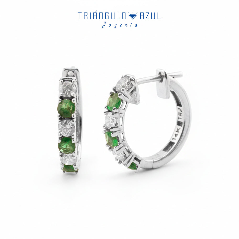 Arracadas con Esmeralda con 0.40 CTS Total y Diamantes con 0.39 CTS Total en Oro Blanco de 14K