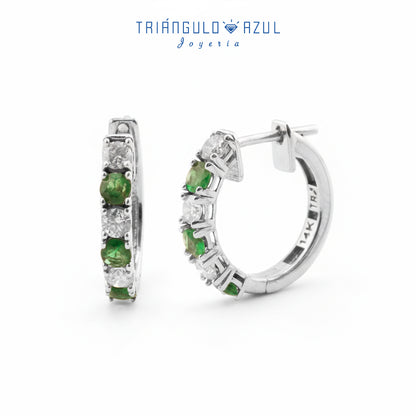 Arracadas con Esmeralda con 0.40 CTS Total y Diamantes con 0.39 CTS Total en Oro Blanco de 14K