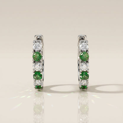 Arracadas con Esmeralda y Diamantes en Oro Blanco de 14K