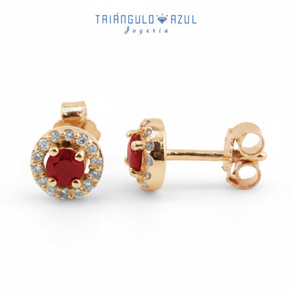 Aretes Halo con Rubíes con 0.40 CTS Total y Diamantes con 0.14 CTS Total en Oro Amarillo de 14K