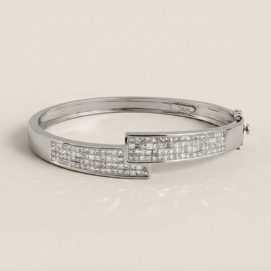 Pulsera Semi Rígida con Diamantes en Oro Blanco de 14K