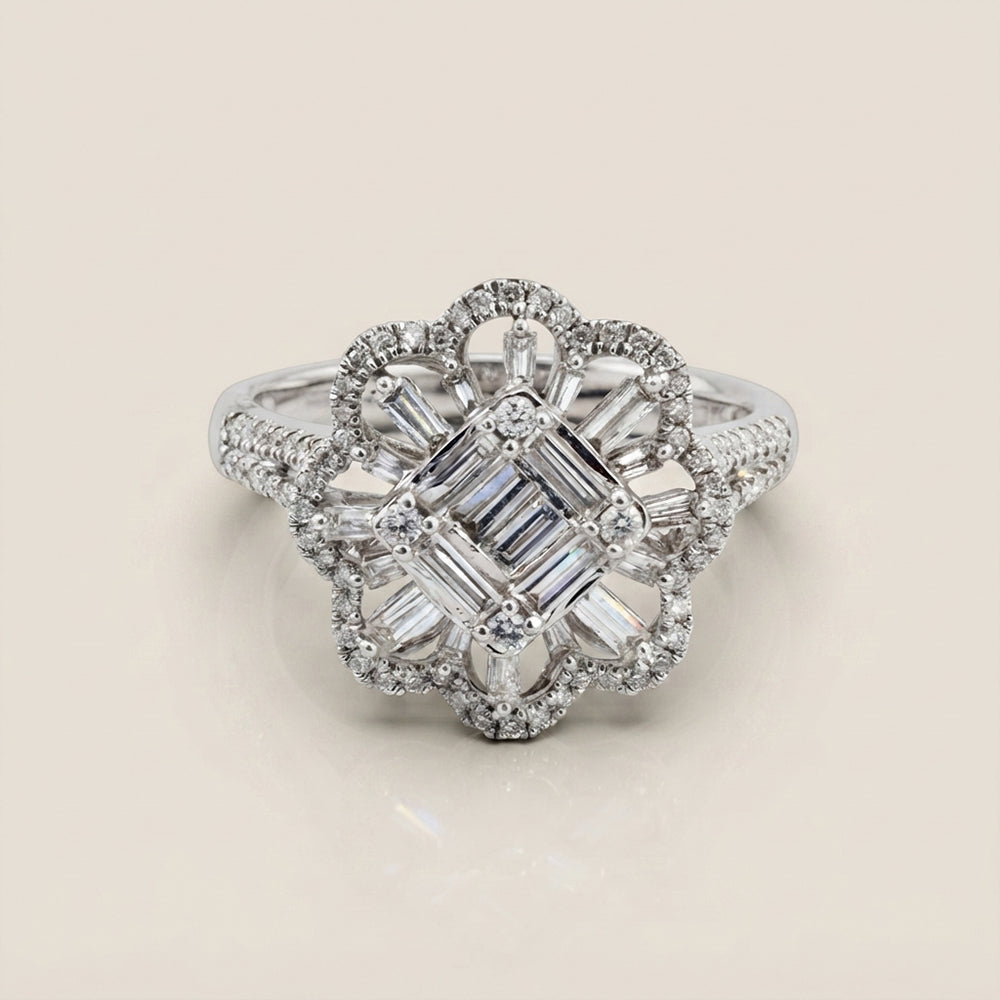 Anillo Flor con Diamantes en Oro Blanco de 18K