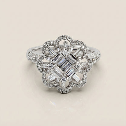 Anillo Flor con Diamantes en Oro Blanco de 18K
