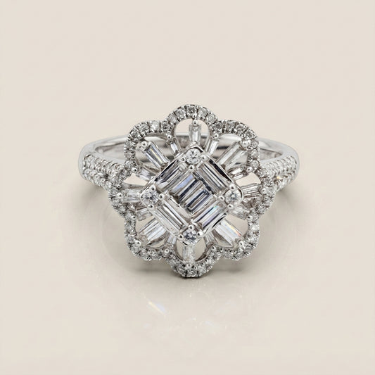 Anillo Flor con Diamantes en Oro Blanco de 18K