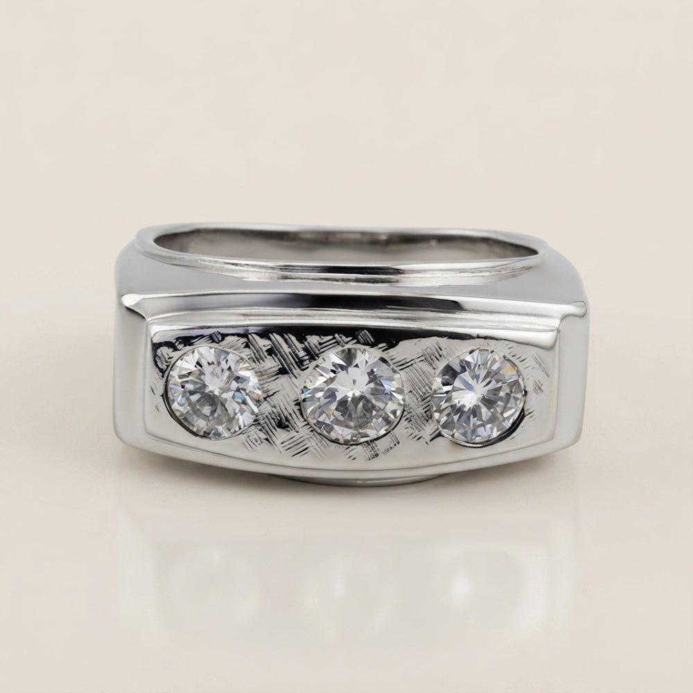 Anillo Tresillo con Diamantes en Oro Blanco de 14K