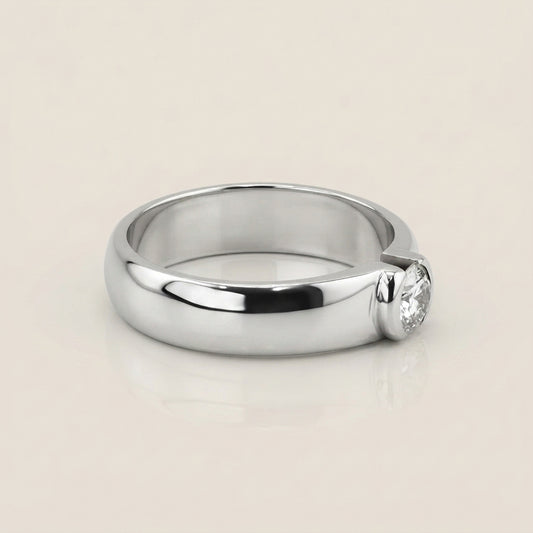 Anillo de Compromiso Biselado en Oro Blanco de 10K