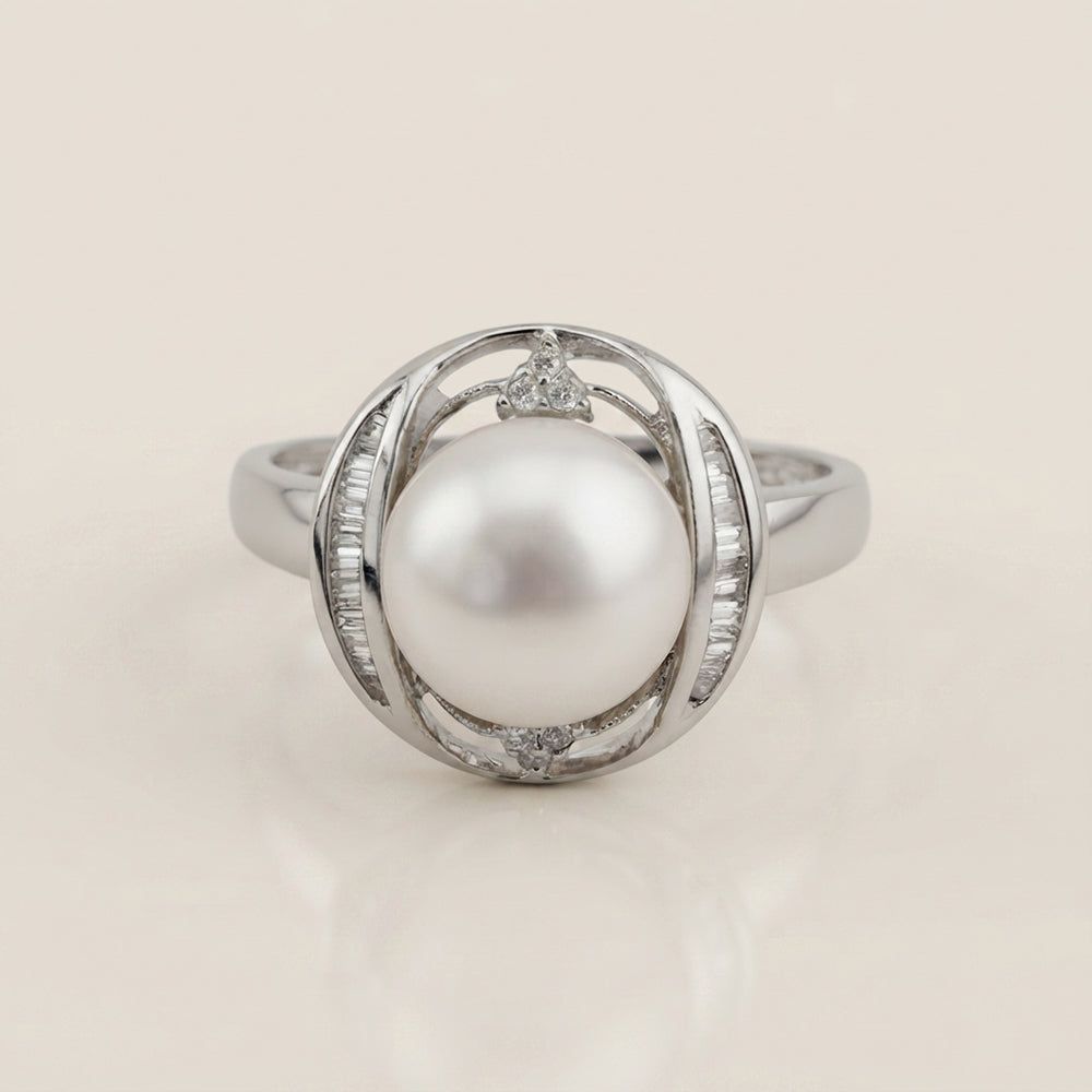 Anillo con Perla y Diamantes en Oro Blanco de 14K