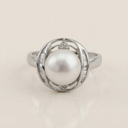 Anillo con Perla y Diamantes en Oro Blanco de 14K