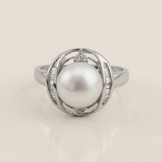 Anillo con Perla y Diamantes en Oro Blanco de 14K