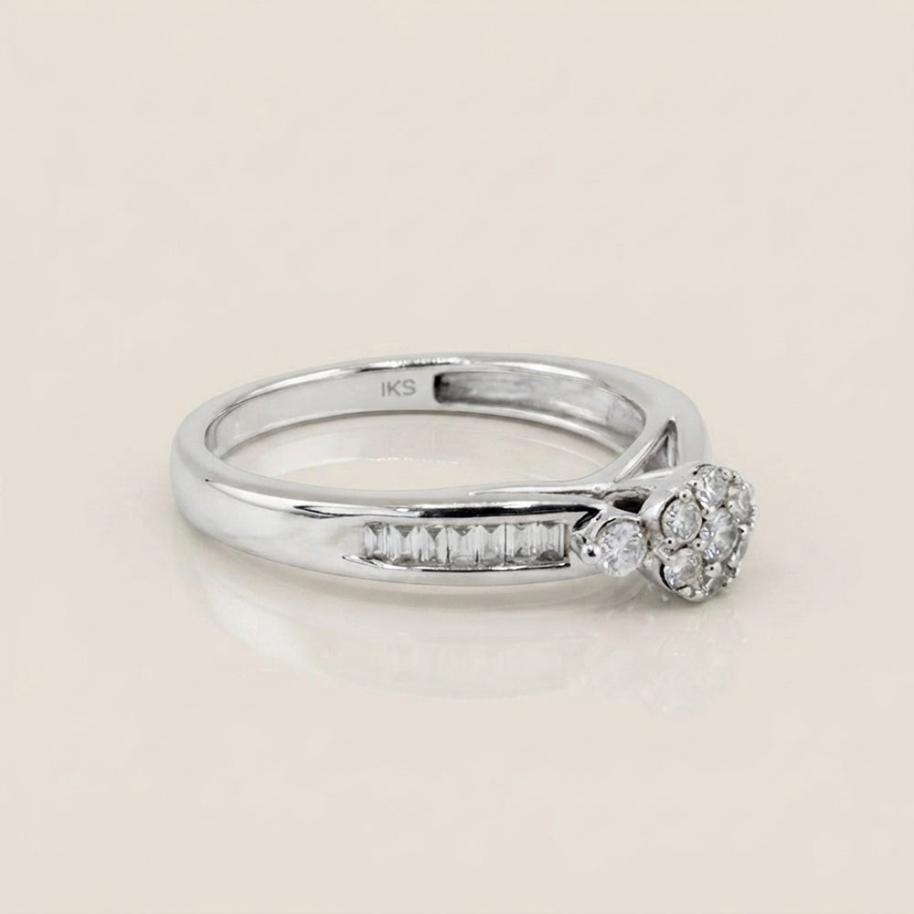 Anillo de Compromiso Roseta en Oro Blanco de 14K