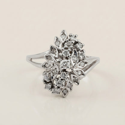 Anillo Cóctel con Diamantes en Oro Blanco de 14K