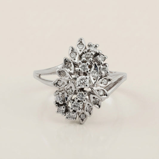 Anillo Cóctel con Diamantes en Oro Blanco de 14K