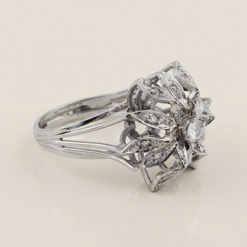 Anillo Flor con Diamantes en Plata Paladio