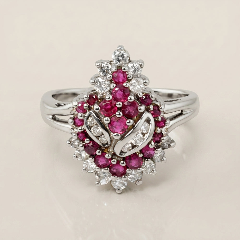 Anillo Cóctel con Rubíes y Diamantes en Oro Blanco 14K