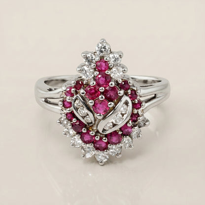 Anillo Cóctel con Rubíes y Diamantes en Oro Blanco 14K