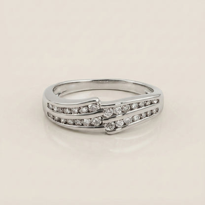 Churumbela Cruzado con Diamantes en Oro Blanco de 14K