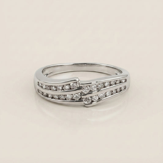 Churumbela Cruzado con Diamantes en Oro Blanco de 14K