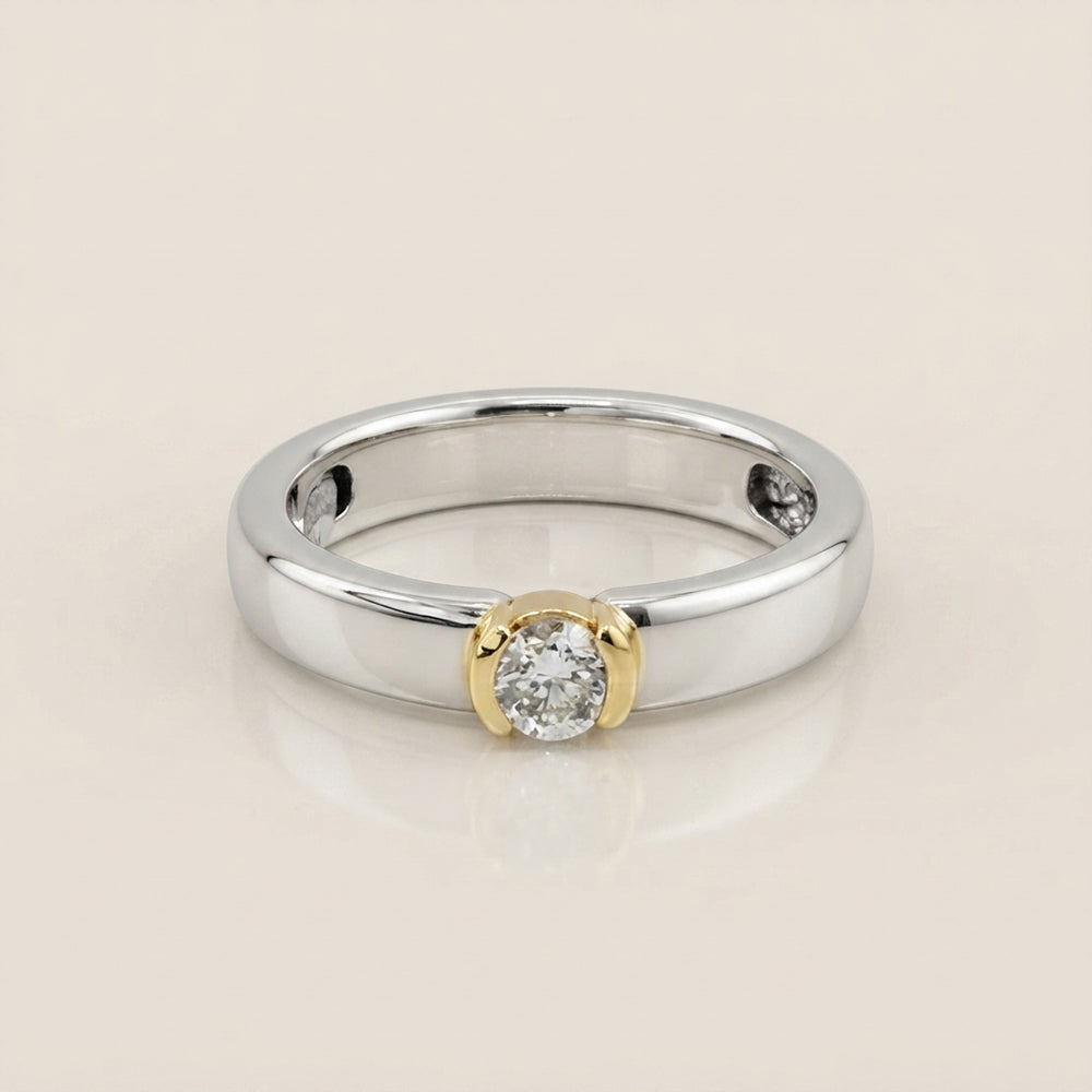 Anillo de Compromiso Biselado en Oro Blanco de 14K