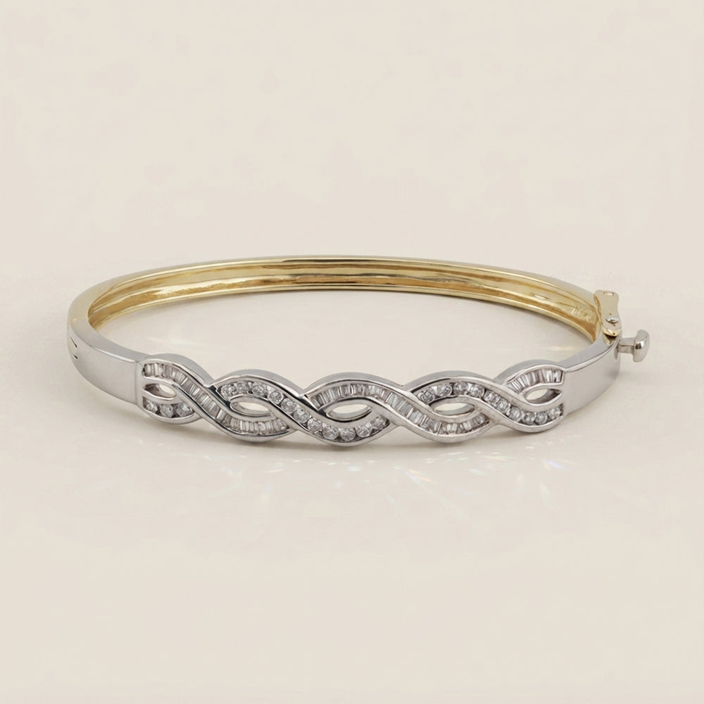 Pulsera Rígida con Diamantes en Oro Combinado Amarillo y Blanco de 14K