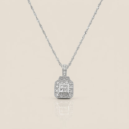 Dije con Diamantes en Oro Blanco de 14K