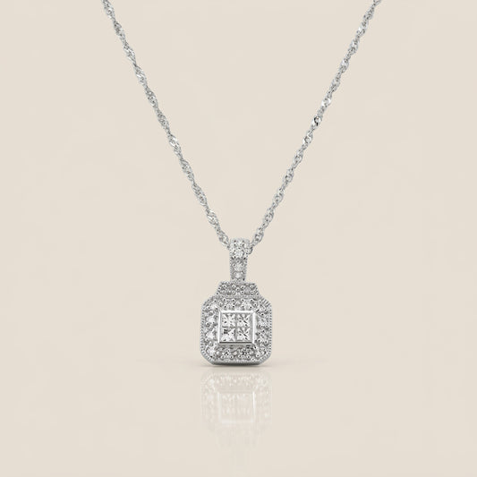 Dije con Diamantes en Oro Blanco de 14K