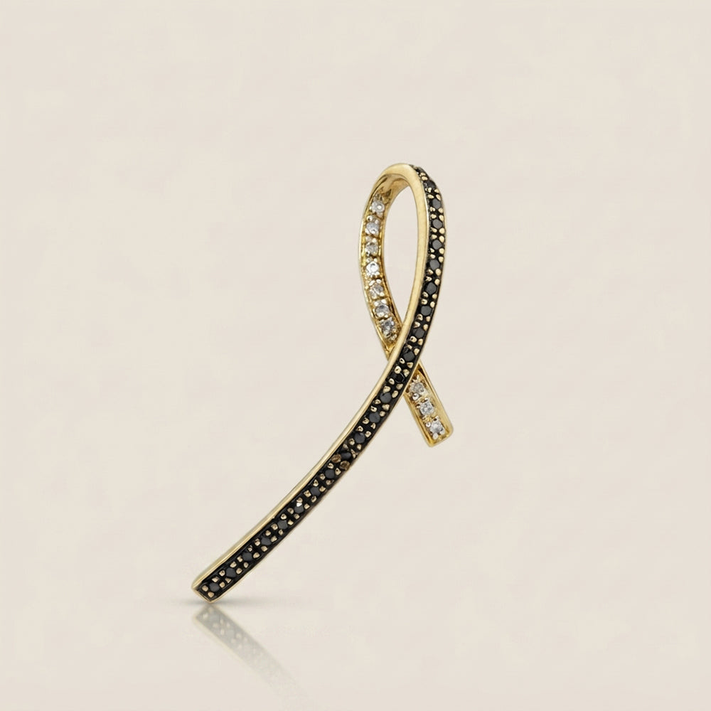 Dije Corbata con Diamantes Blancos y Negros en Oro Amarillo de 14K