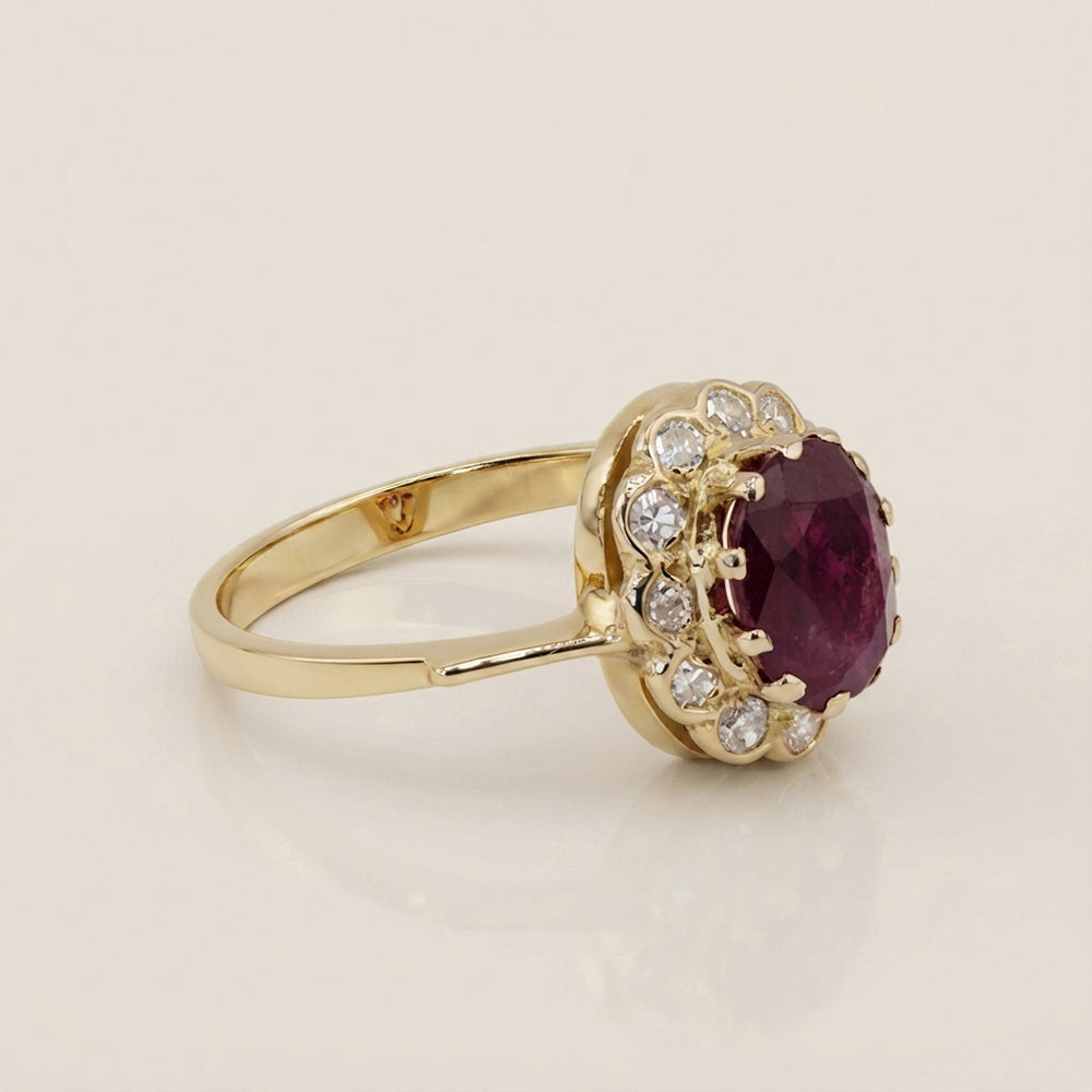 Lady D Vintage con Rubí y Diamantes en Oro Amarillo 14K